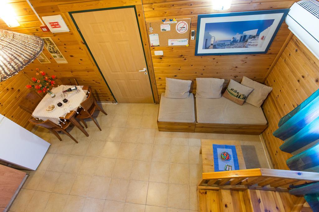 Leyad Hashmura Lodging Yesud HaMa'ala Eksteriør billede